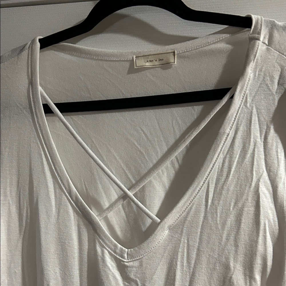 Aran's Den Cream V-Neck Short Sleeve Tee - Picture 2 of 3
